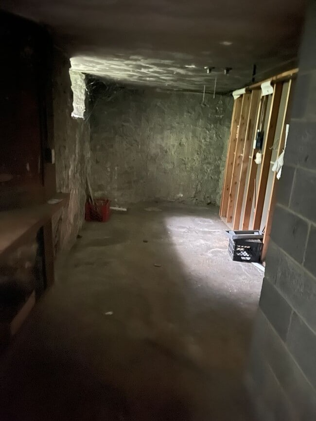 Building Photo - Large two bedroom + office w/garage parking