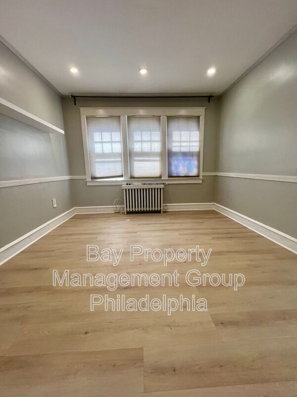 Building Photo - 25 W Parkway Ave