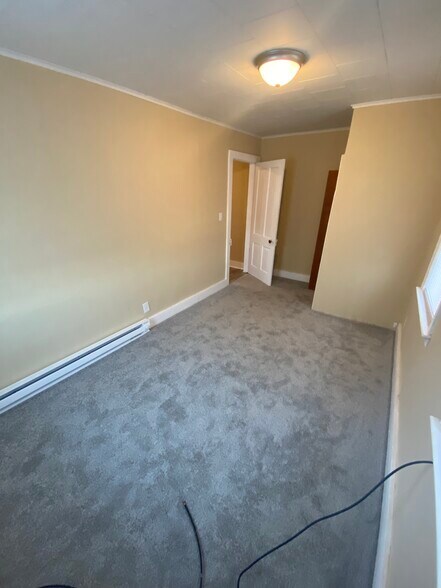 Building Photo - 305 N Everett Ave