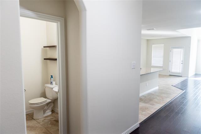 Building Photo - 983 Canterbury Lane