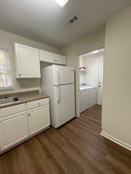 Building Photo - 1547 Cedar Rock Church Rd