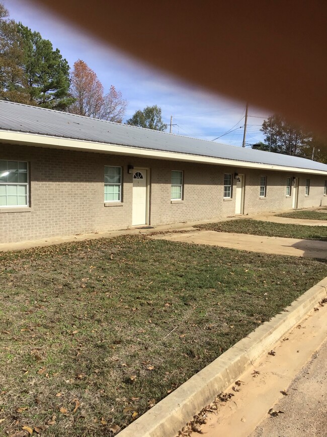 Building Photo - 801 Goodwater Rd NW