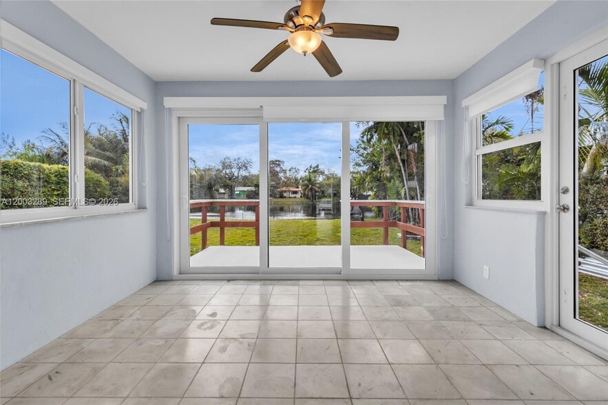 Building Photo - 392 Payne Dr