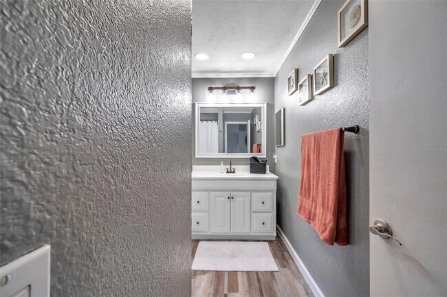 Building Photo - 6421 Drexel Dr