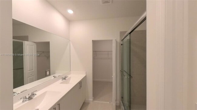 Building Photo - Oakmont, Dania Beach, FL 33068 - 3 BR 2.5 ...