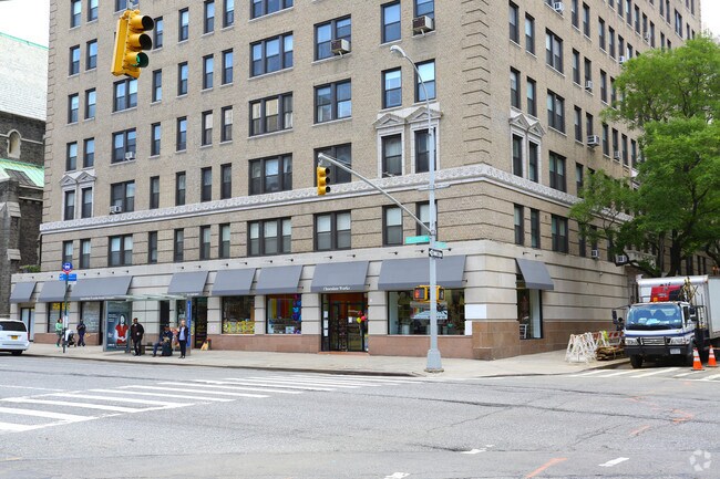 Building Photo - Mirabeau Apartments