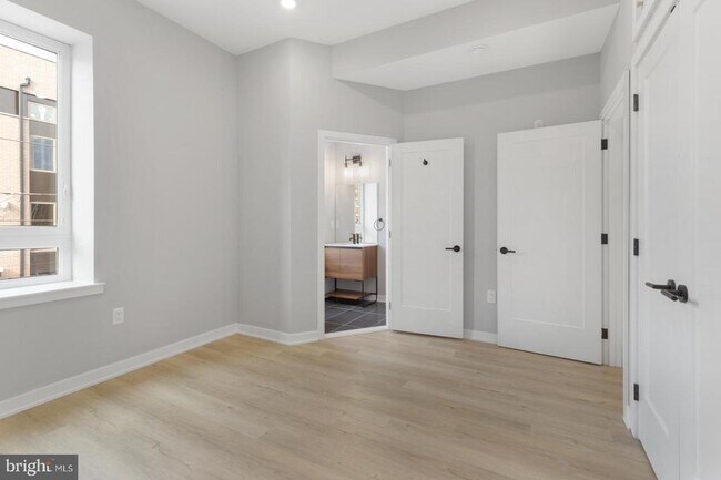 Building Photo - 919 N 15th St