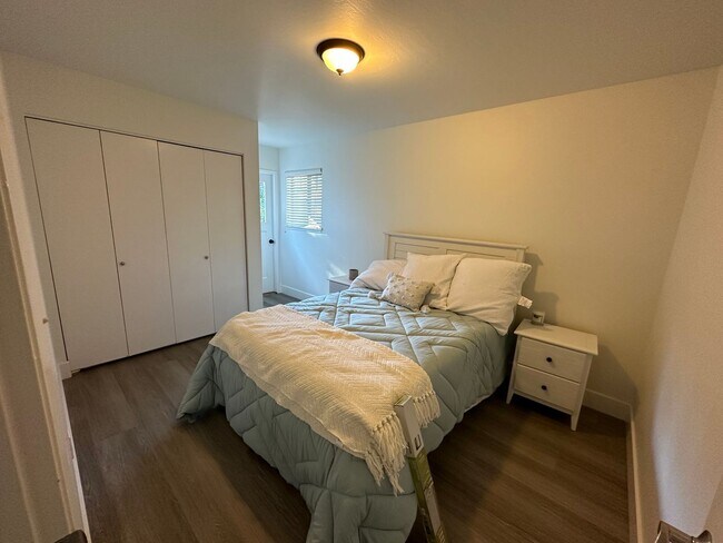 Building Photo - 4530 W Walnut St