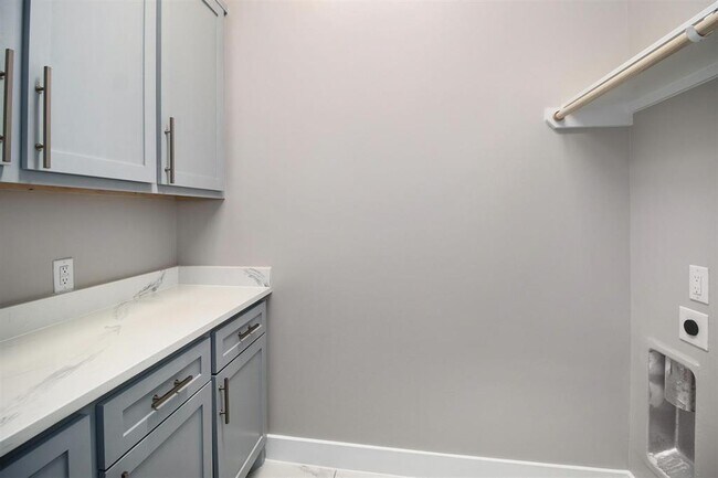 Building Photo - 4508 Hardy St