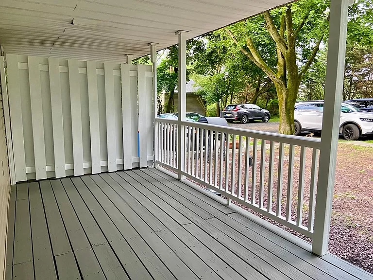 Building Photo - 5844-5848 Kesslersville Rd