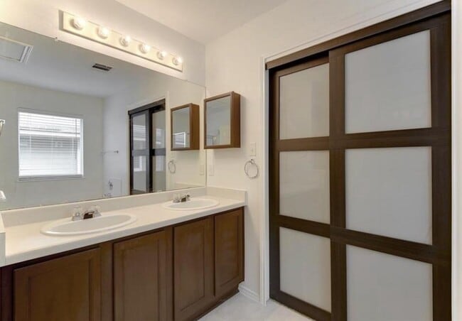 Building Photo - 211 Cadillac Cove