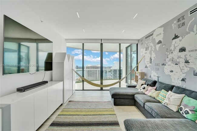 Building Photo - 4000 Island Blvd