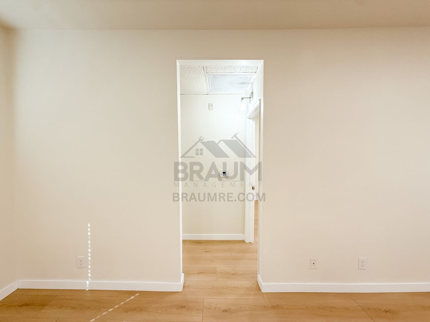 Building Photo - 11459 Collins St