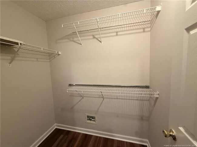 Building Photo - 412 Bubble Creek Ct