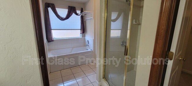 Building Photo - 2816 SE 95th St