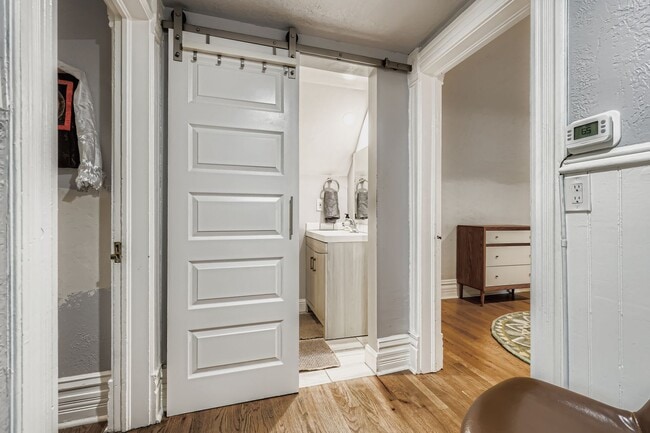 Building Photo - 536 E 2nd Ave