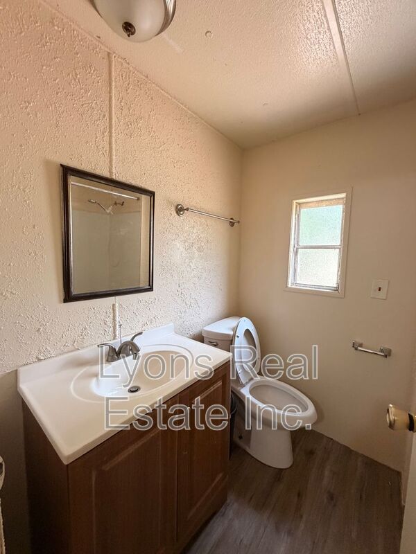 Building Photo - 8146 Tolles Dr