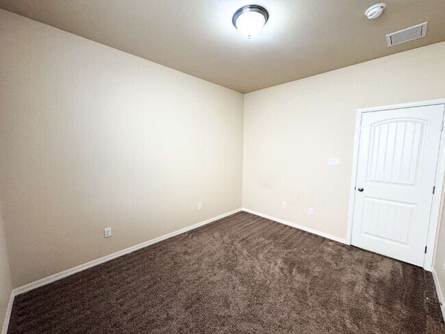 Building Photo - Araby Crossing – 3 Bedroom, 2 Bathroom Sol...
