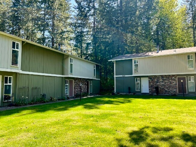 Building Photo - Black Lake Access! W/S/G Included