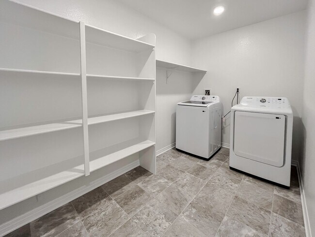 Building Photo - NEWER CONSTRUCTION ~SOLAR~ 3 BED 3 BATH BE...