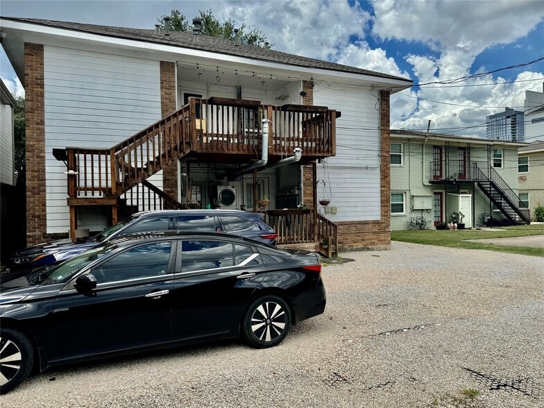 Building Photo - 2010 Crocker St