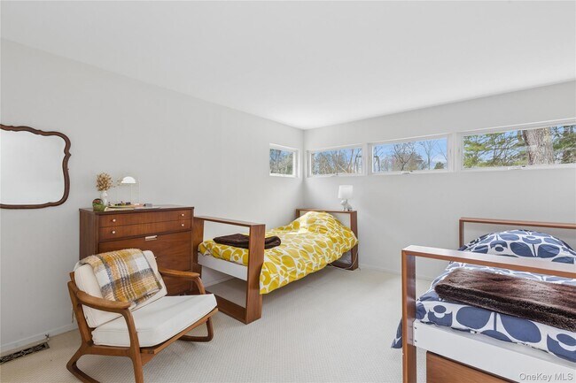 Building Photo - 2 Acorn Path