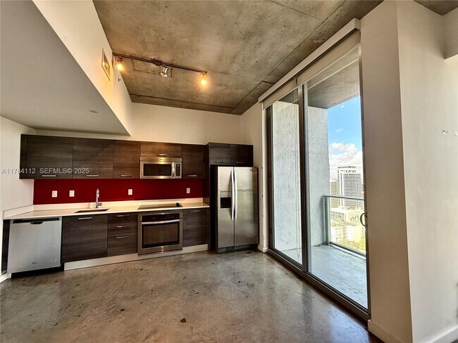 Building Photo - 151 SE 1st St