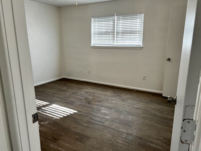 Building Photo - 7306 Avenue W
