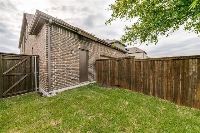 Building Photo - 17660 Sequoia Dr