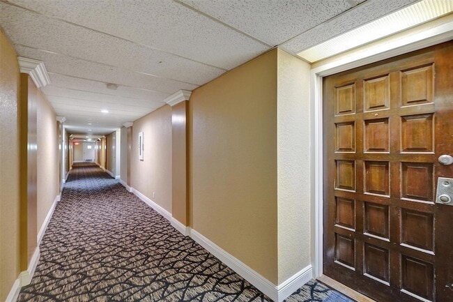 Building Photo - 3800 N Hills Dr