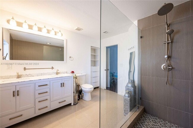 Building Photo - 2401 SW 26th St