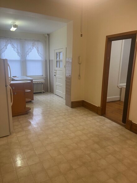 Building Photo - 2345 W 24th Pl