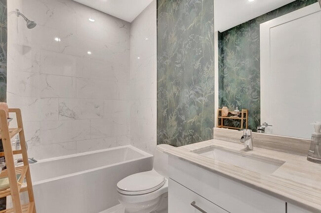 Building Photo - 4010 NW 18th Way