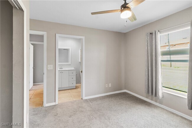 Building Photo - 4022 SW 7th Pl