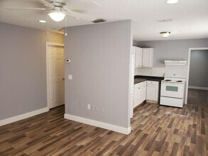 Building Photo - 3/2 Duplex in Bradenton