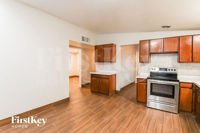 Building Photo - 8940 E Pine Valley Dr