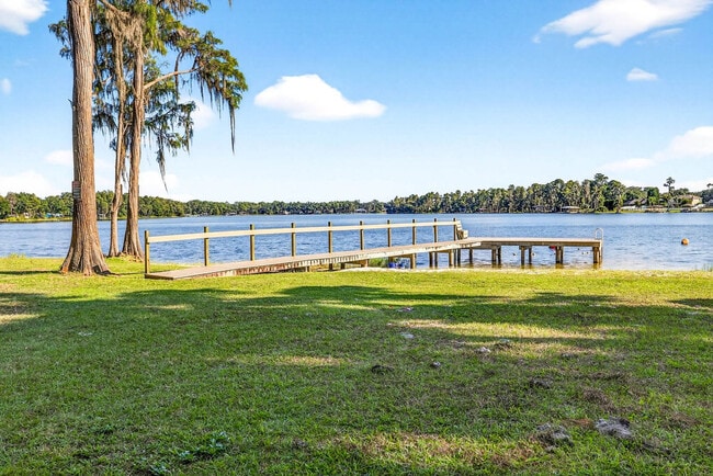 Building Photo - 1826 Beachway Ln