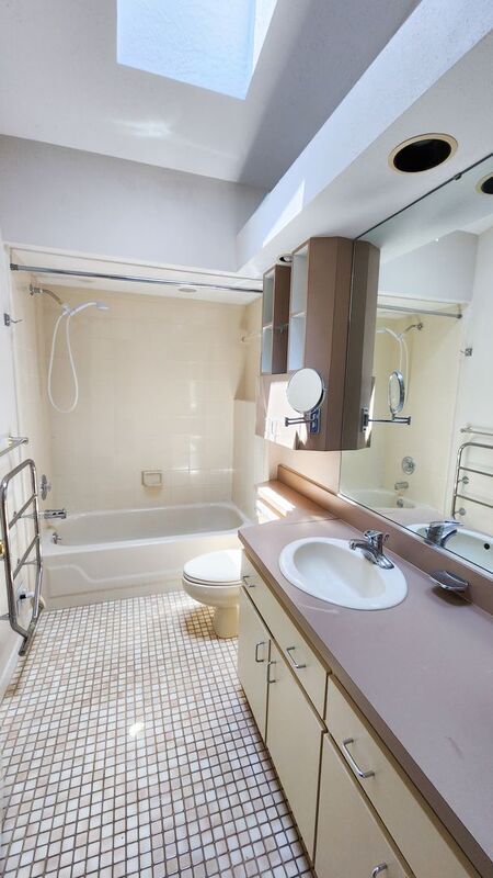 Building Photo - 311 W Sabal Palm Pl