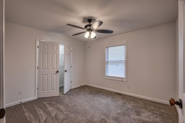 Building Photo - 100 Commerce St