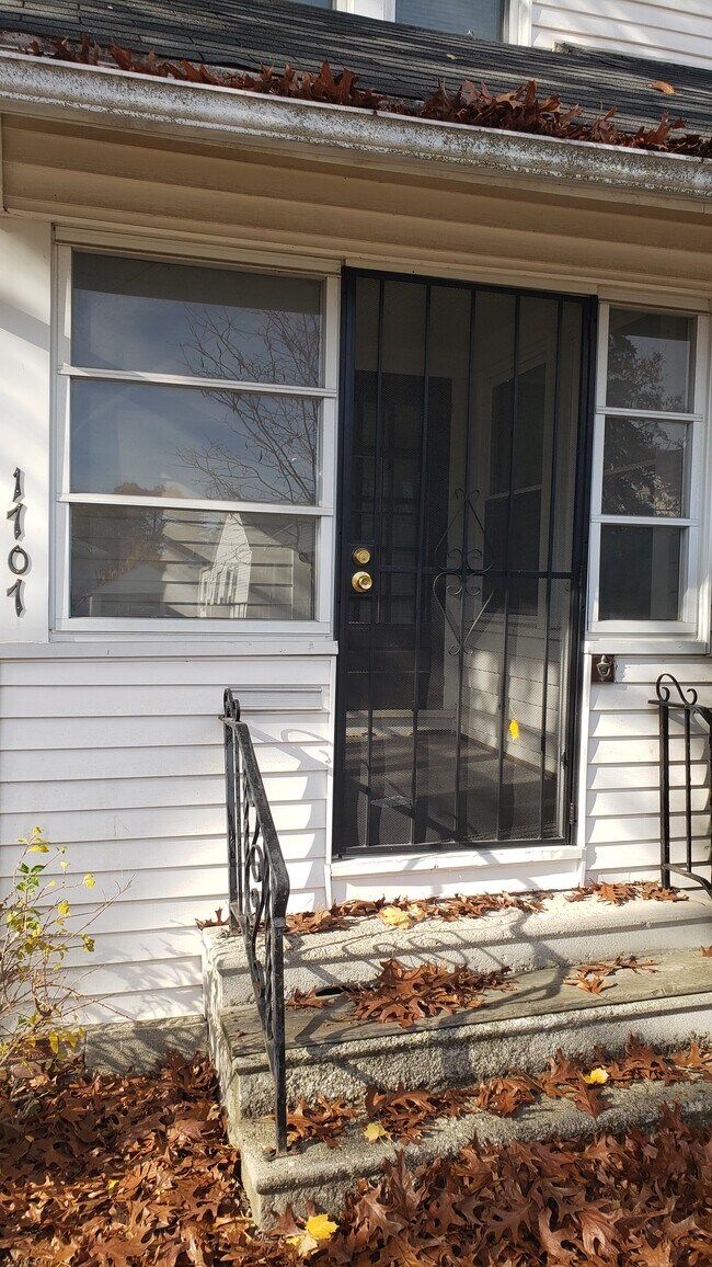 Building Photo - 1707 Alvin St