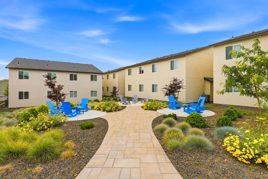 Building Photo - The Flats at West Richland