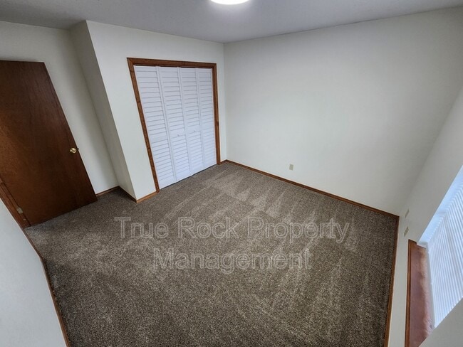 Building Photo - 628 W 22nd St