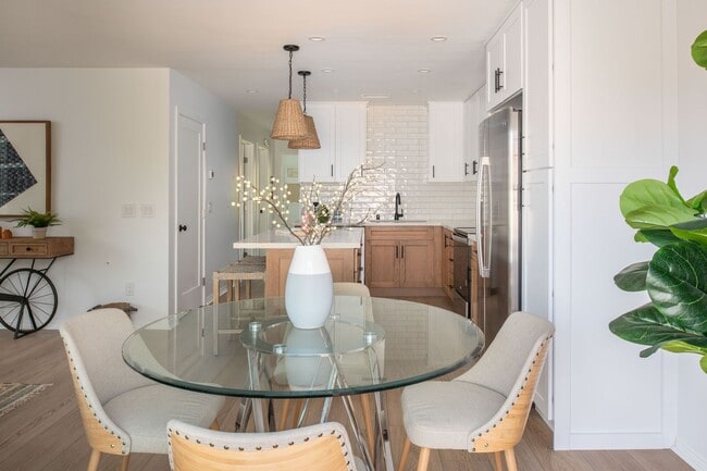 Building Photo - Turnkey 3 Bed/2 Ba in Encinitas' Finest 55...