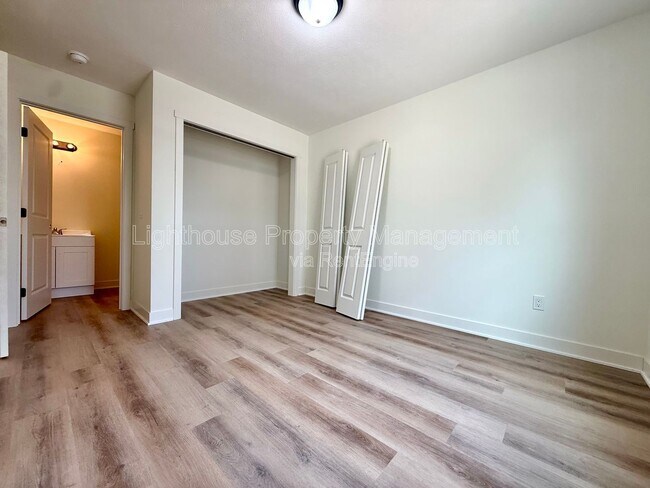 Building Photo - 313 Orchard Ave