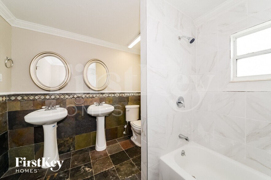 Building Photo - 20340 Gentry Ave