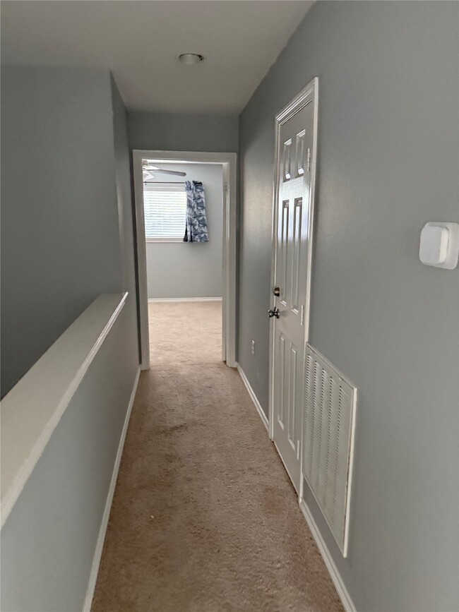 Building Photo - 9634 Rockhurst Dr