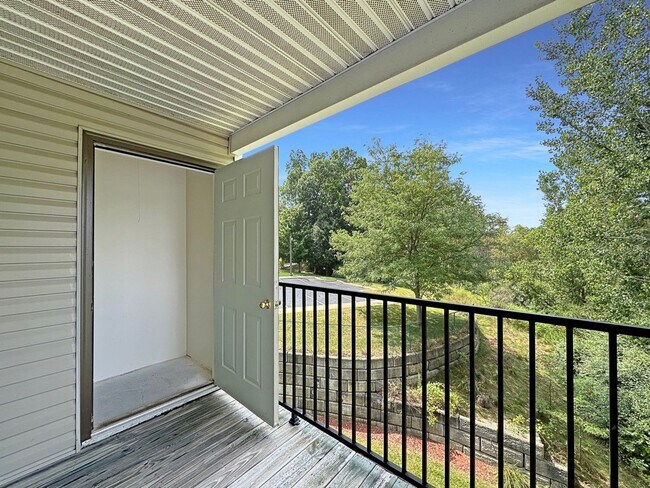 Building Photo - Battle Creek 1 Bedroom / 1 Bath Apartment – Available Now!