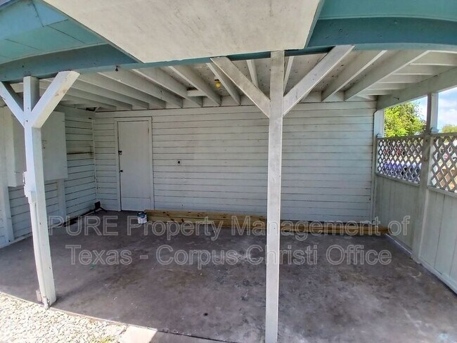Building Photo - 4701 Prinston Dr
