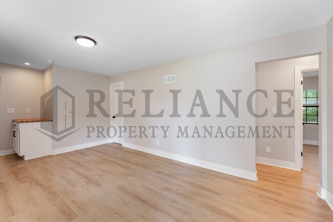 Building Photo - 3236 S Handley St