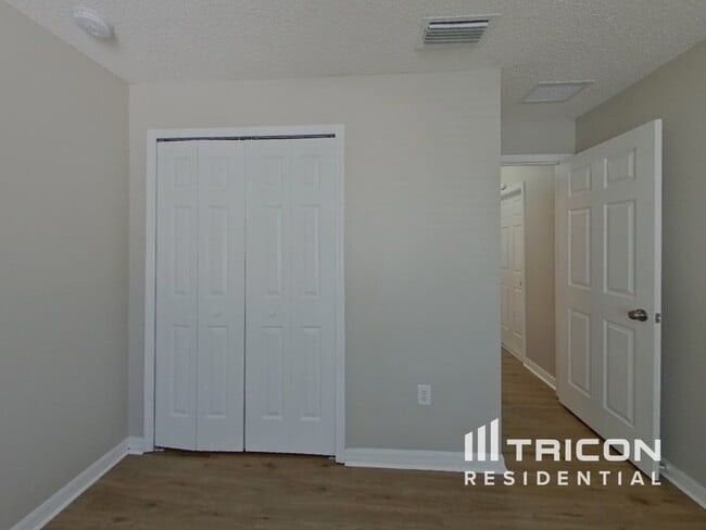 Building Photo - 11749 Lynmoor Dr